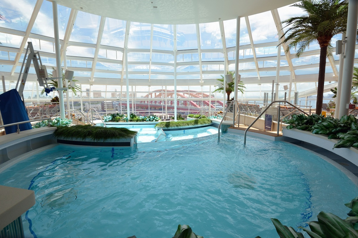 東京で世界を旅するクルーズなら